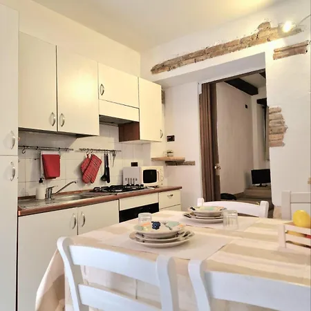 Holidhome - Dimora Castelvecchio Ai Salvi - Storico Nel Cuore Di Daire *