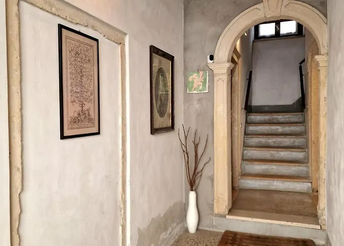 Dimora Castelvecchio Ai Salvi - Storico Nel Cuore Di Con Parcheggi Su Richiesta Βερόνα